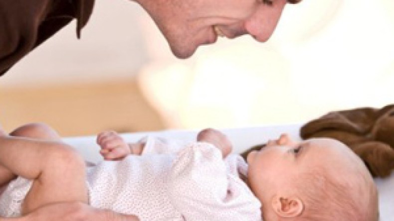 أب يئد ابنته بعد تعذيبها وطفل ينجو من الموت بعد السقوط من الطابق الـ16