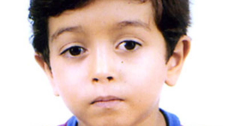 الطفل فيصل يعود إلى الجزائر ويتمدرس بابتدائية أخرى في سرية تامة