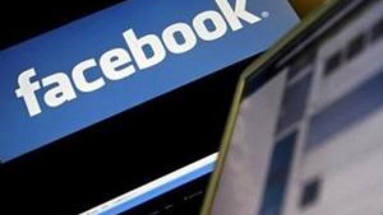 منقبات‭ ‬جزائريات‭ ‬يغزون‭ ‬الفايسبوك‭ ‬للحديث‭ ‬في‭ ‬السياسة‭!‬