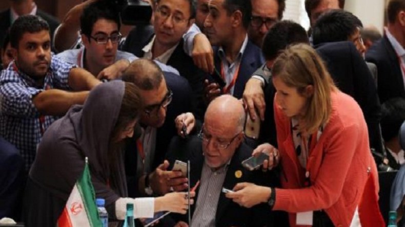 الجزائر تقترح على طهران رفع إنتاج النفط إلى 3.8 مليون برميل