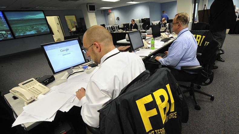 الأف بي آي عاجز عن رصد محادثات الدواعش