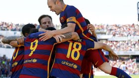 سواريز يقود برشلونة لإحراز لقب الدوري الإسباني