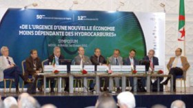 الجزائريون ممنوعون من إنشاء بنوك وشركات الطيران والنقل البحري والطاقة