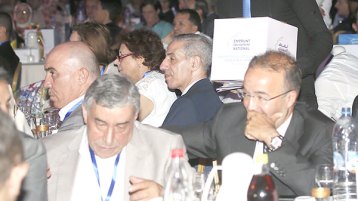 الحكومة تـنافس المتسوّلين!