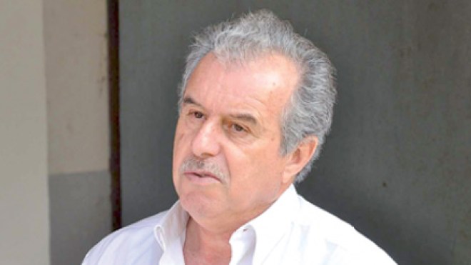 إدارة “الكاب” تفسخ عقد المدرب فرقاني