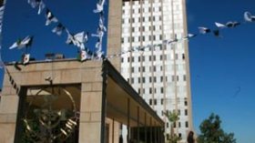 الإذاعة الوطنية في شبكتها الجديدة.. تضحية بالبعض وإعلاء لشأن آخرين!