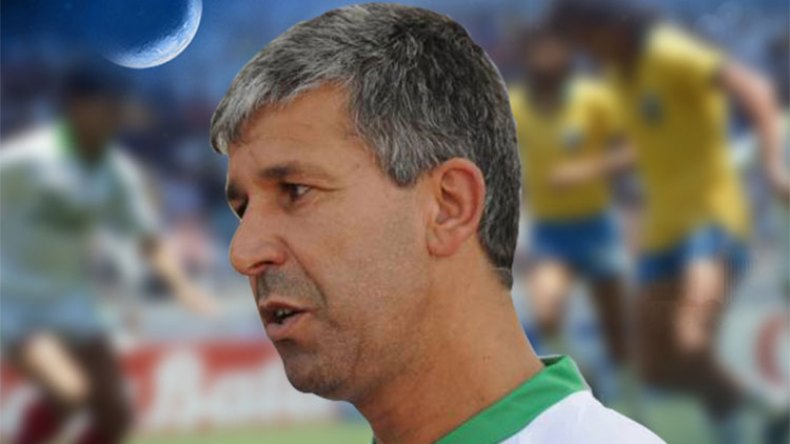 أدعو في سجودي ليتوقف الوباء.. وعلى الجميع البقاء في البيوت