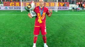 فيغولي: 4 كؤوس.. الحمد لله