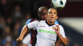 فيغولي باق في فالونسيا حتى 2016