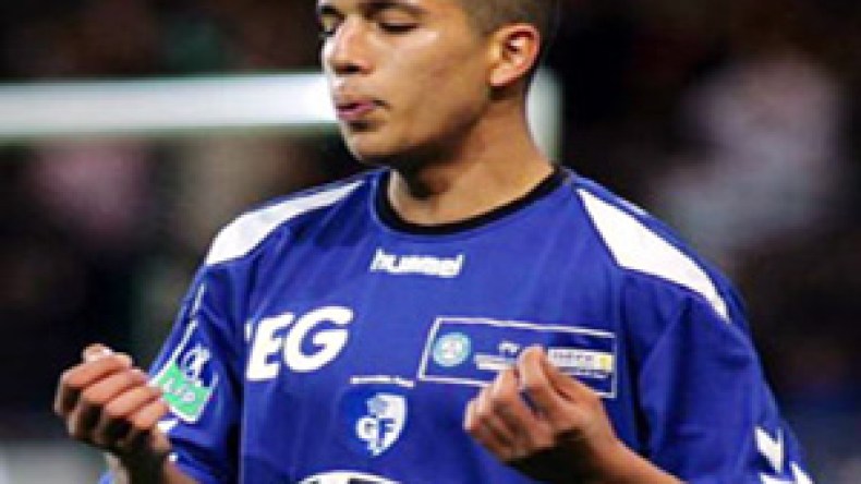 فاغولي‮ ‬يبدي‮ ‬ليونة‮ ‬تجاه‮ ‬موقفه‮ ‬من‮ ‬اللعب‮ ‬للمنتخب‮ ‬الوطني