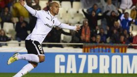 فيغولي يتألق مع فالنسيا و”يختفي” مع المنتخب الوطني؟