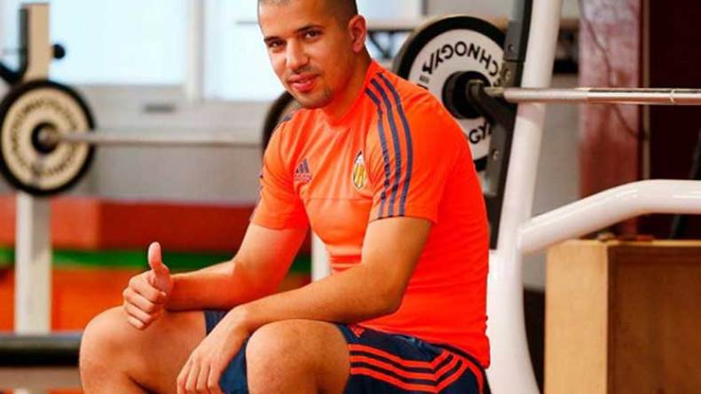 فيغولي مرشح لخلافة بيدرو في برشلونة