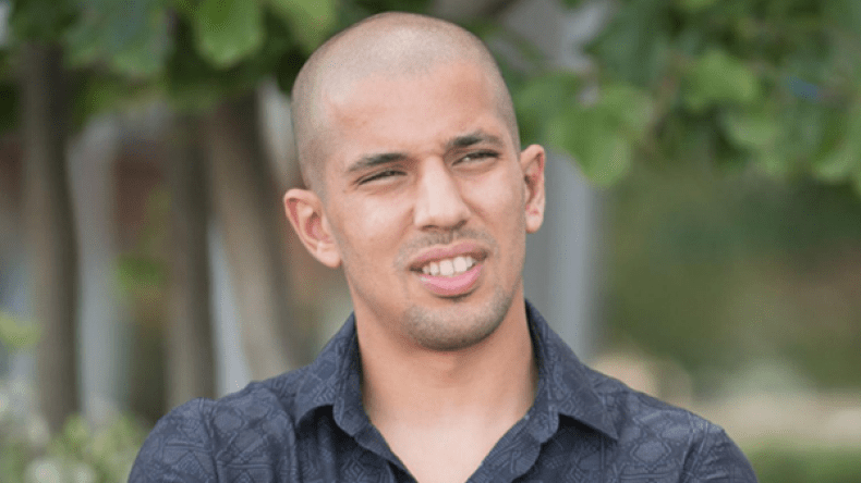 “نحن والفلسطينيون شعب واحد.. ولن أنسى معاناة والدتي من أجلي”