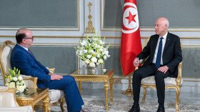 الرئيس التونسي يكلف إلياس الفخاخ بتشكيل حكومة جديدة