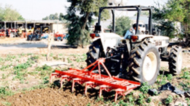 العودة إلى شعار “الأرض لمن يخدمها” للتضييق على مافيا العقار الفلاحي