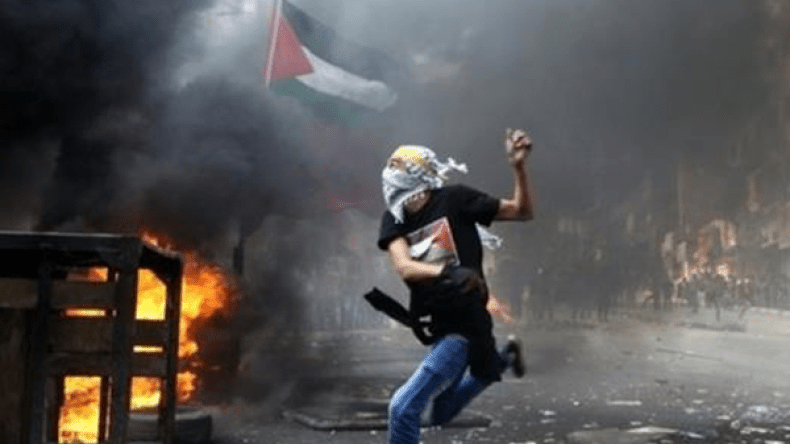 إصابة 12 فلسطينيا في تجدد المواجهات بالضفة وغزة