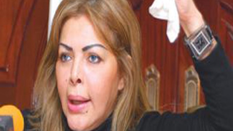 فلة عبابسة تفكّر في الردّ “فنيا” وترفض الظهور على القنوات الجزائرية!