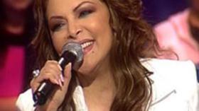 فلة عبابسة للشروق: خبر‭ ‬منعي‭ ‬من‭ ‬زيارة‭ ‬سوريا‭ ‬إشاعة‭ ‬وقريبا‭ ‬تعرفون‭ ‬من‭ ‬هي‭ ‬فلّة؟