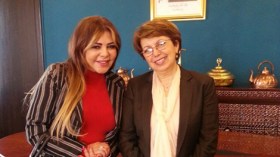 لعبيدي تسلم فلة بطاقة الفنان في مكتبها وتستمع لانشغالاتها