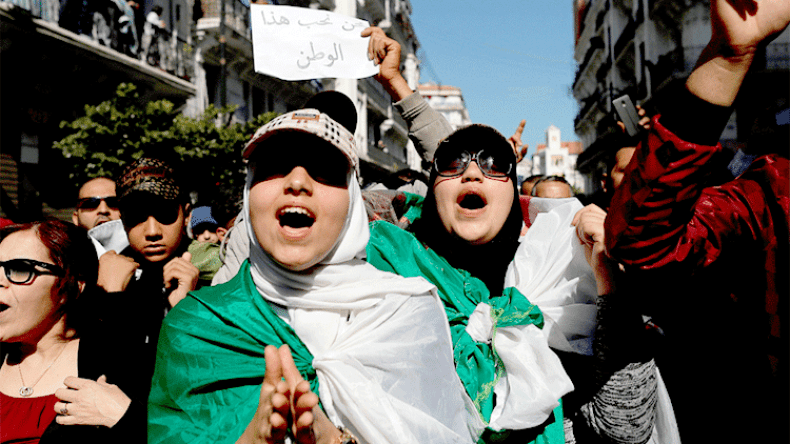 نساء الجزائر ينقلن احتفالات عيد المرأة إلى الشارع