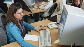 إحالة المرأة العاملة على التقاعد عند 55 سنة لا يمكن أن يتم إلا بطلب منها