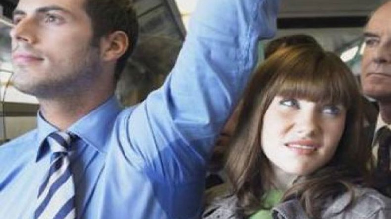 روائح العرق المختلفة تنذر بأمراض الجسم