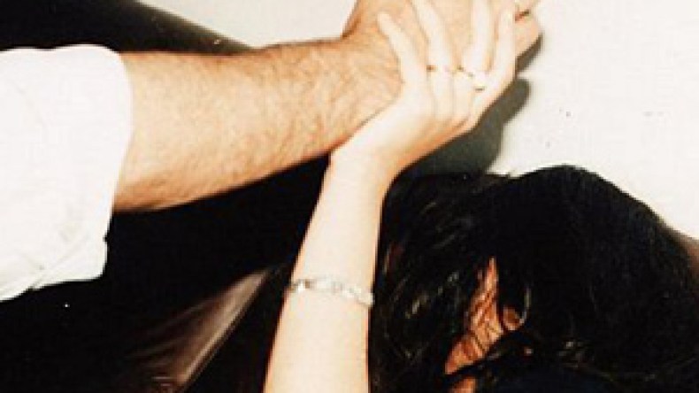 العنف يصيب 80 % من النساء في الجزائر داخل المحيط العائلي و15 % في الوسط المهني