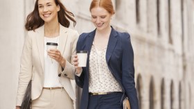 تنسيقات للمرأة العاملة لهذا الخريف