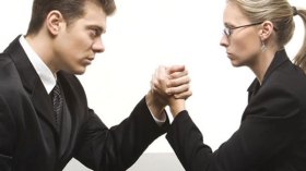 يخلع ويمنع!