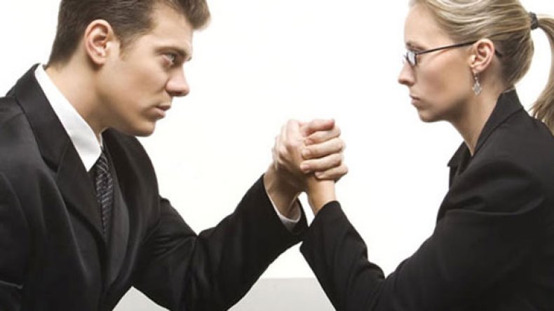 يخلع ويمنع!