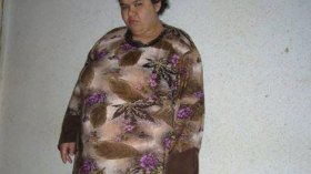 سميرة في 16 من عمرها ووزنها جاوز قنطارين ونصف قنطار