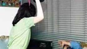 بالفيديو ..رجال يطلبون الحماية بعد تعرضهم للضرب من زوجاتهم