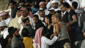 زوجات اللاعبين الأجانب في الإمارات يُثرن جدلا واسعا