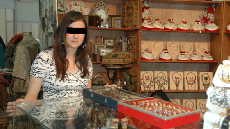 جامعيات‮ ‬يحوِّلن‮ ‬الأماكن‮ ‬العمومية‮ ‬إلى‮ ‬أسواق‮ ‬