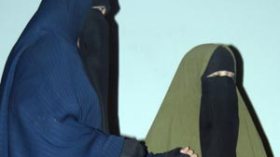 حظر النقاب في فرنسا يشكّل انتهاكا لحقوق الإنسان