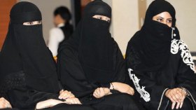 سعوديات يتدربن على مقومات الزواج الناجح !