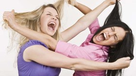 عدوّ المرأة هو المرأة!