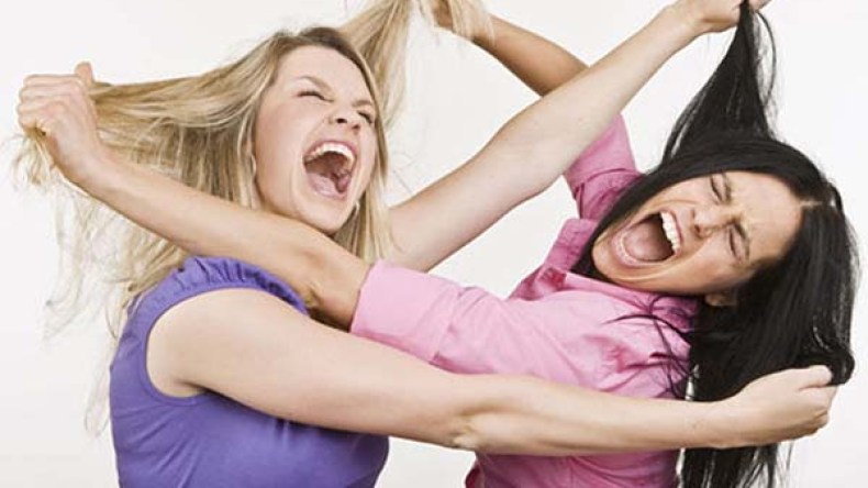 عدوّ المرأة هو المرأة!