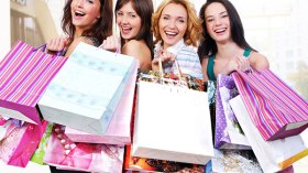 خدع تجارية لاستغلال المرأة في عيدها العالمي