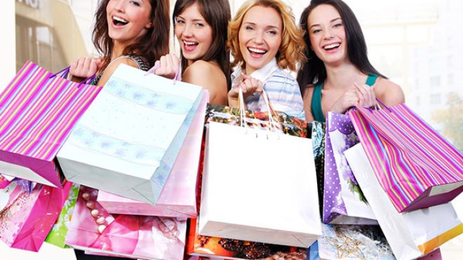 خدع تجارية لاستغلال المرأة في عيدها العالمي