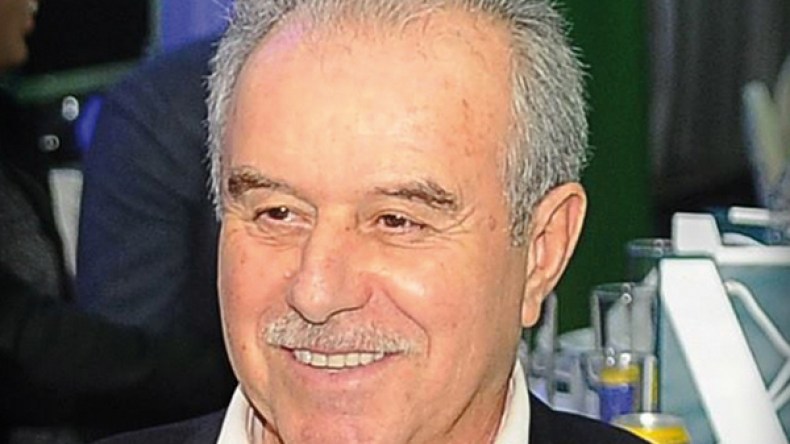 علي فرقاني: تراجع الخضر سببه عدم إستقرار العارضة الفنية