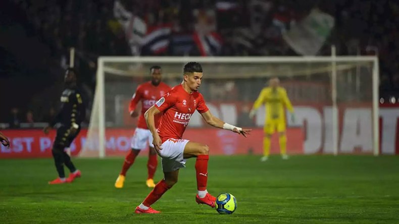 فرحات ووناس وبولحية يصابون..