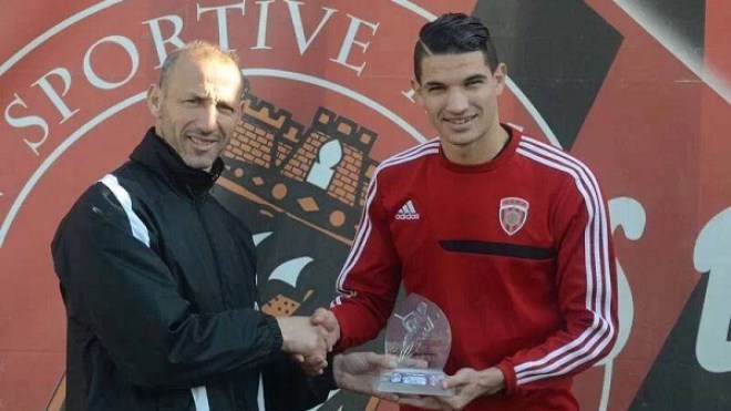 اتحاد العاصمة يرفض التخلي عن فرحات لمونبيليي