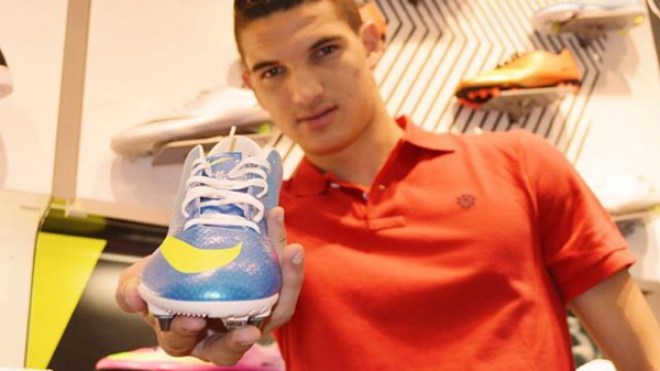 اتحاد الجزائر يرفض تسريح فرحات لنادي مونبيلييه الفرنسي