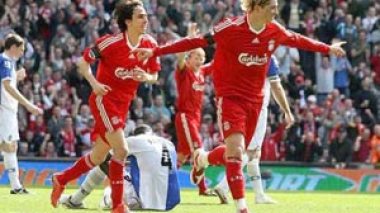 Liverpool back on top after Fernando Torres brace sees off Blackburn