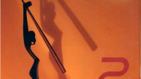 عرض فني ضخم بالقاعة البيضاوية، قافلة شعبية وتكريم معمري وفرانس فانون