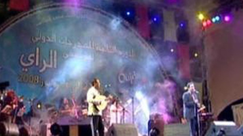 جماهير‭ ‬وجدة‭ ‬تحفظ‭ ‬الأغاني‭ ‬الجزائرية‭ ‬عن‭ ‬ظهر‭ ‬قلب