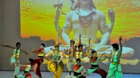 جمهور ابن زيدون يستمتع بـ”أهاليل” ويتألم مع “رسل السلام” لأوجاع دارفور