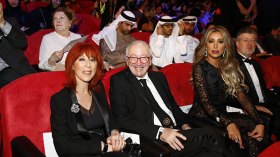 نجلا حمينة ينوبان عنه في دبي وعلواش يغيب بدون مبرر