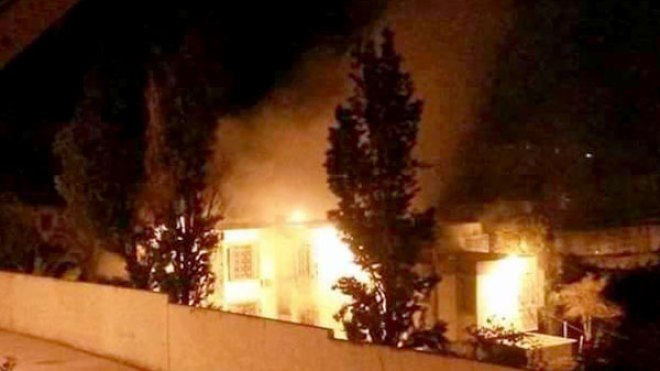 حرق منزل رئيس دائرة بقسنطينة خلال احتجاحات معارضة لإقامة مفرغة